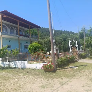 https://villa-stavros.hotelschalkidiki.net